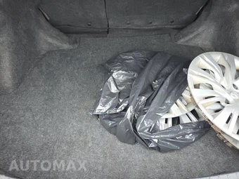 2015 Toyota Corolla LE – miniatura 19