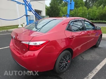 2015 Toyota Corolla LE – miniatura 4