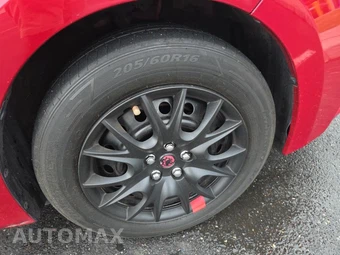 2015 Toyota Corolla LE – miniatura 9
