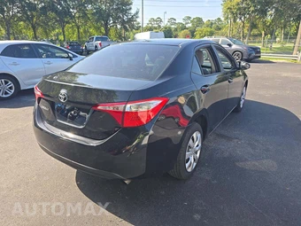 2015 Toyota Corolla LE – miniatura 3