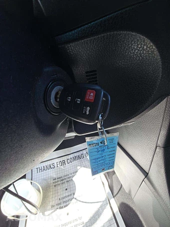 2015 Toyota Corolla LE – miniatura 8