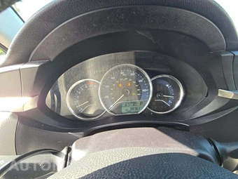 2015 Toyota Corolla LE – miniatura 9