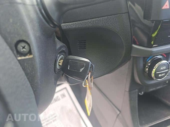 2015 Toyota Corolla LE Plus – miniatura 5