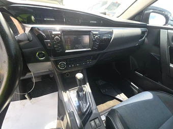 2015 Toyota Corolla S Plus – miniatura 11