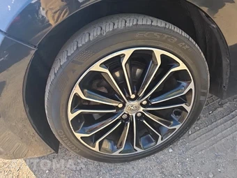 2015 Toyota Corolla S Plus – miniatura 8