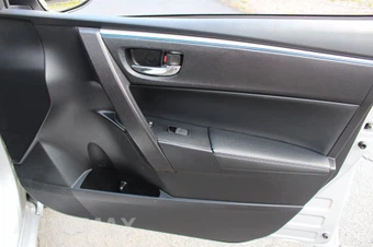2015 Toyota Corolla S Plus - miniatura 32