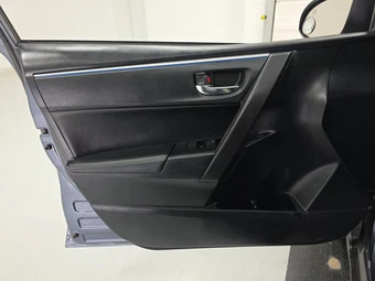 2015 Toyota Corolla S Plus – miniatura 9