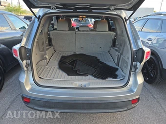 2015 Toyota Highlander LE – miniatura 17