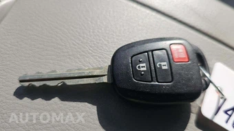 2015 Toyota Highlander LE – miniatura 18
