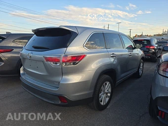 2015 Toyota Highlander LE – miniatura 4