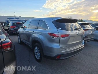 2015 Toyota Highlander LE – miniatura 6