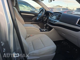 2015 Toyota Highlander LE – miniatura 8
