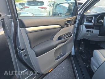 2015 Toyota Highlander LE – miniatura 9