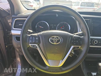 2015 Toyota Highlander LE – miniatura 10
