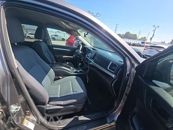 2015 Toyota Highlander LE – miniatura 8