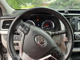 2015 Toyota Highlander LE Plus - miniatura 23