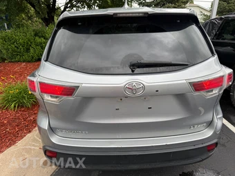 2015 Toyota Highlander LE Plus - miniatura 4