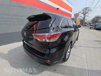 2015 Toyota Highlander LE Plus – miniatura 3