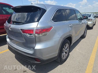 2015 Toyota Highlander LE Plus – miniatura 4