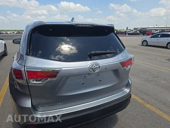 2015 Toyota Highlander LE Plus – miniatura 5