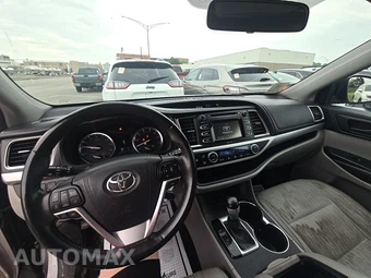 2015 Toyota Highlander LE Plus – miniatura 11