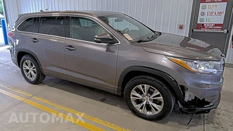 2015 Toyota Highlander LE Plus – miniatura 3
