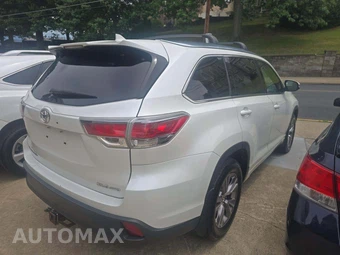 2015 Toyota Highlander XLE – miniatura 3