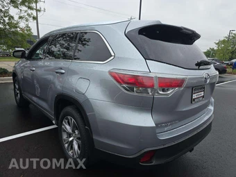 2015 Toyota Highlander XLE – miniatura 2
