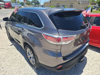 2015 Toyota Highlander XLE – miniatura 2
