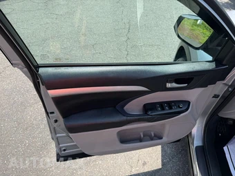 2015 Toyota Highlander XLE – miniatura 44
