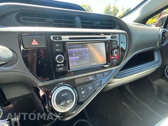 2015 Toyota Prius c One - miniatura 14
