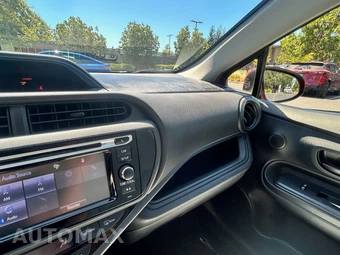 2015 Toyota Prius c One - miniatura 15