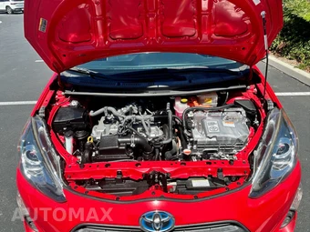 2015 Toyota Prius c One - miniatura 17
