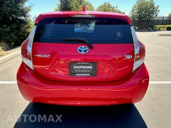 2015 Toyota Prius c One - miniatura 6