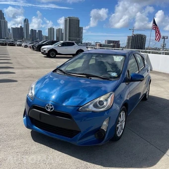 2015 Toyota Prius c One - miniatura 8