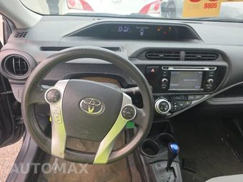 2015 Toyota Prius c One – miniatura 11