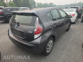 2015 Toyota Prius c One – miniatura 4