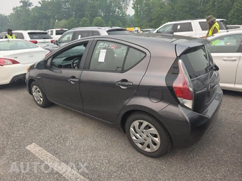2015 Toyota Prius c One – miniatura 6
