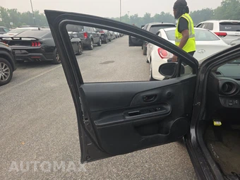 2015 Toyota Prius c One – miniatura 9