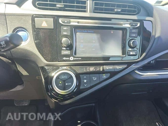 2015 Toyota Prius c Three – miniatura 10