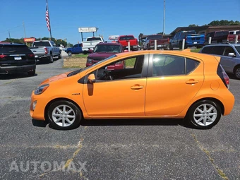 2015 Toyota Prius c Three – miniatura 2