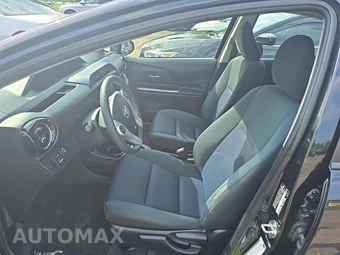2015 Toyota Prius c Two – miniatura 13