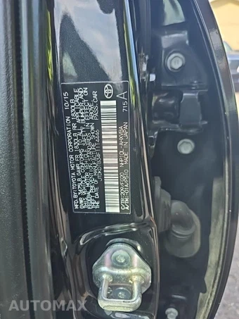 2015 Toyota Prius c Two – miniatura 17