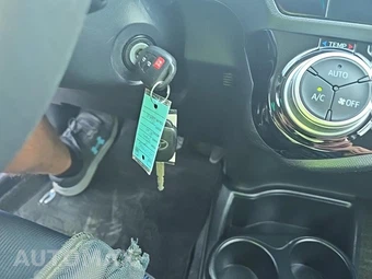 2015 Toyota Prius c Two – miniatura 21