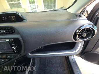 2015 Toyota Prius c Two – miniatura 19