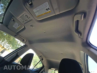 2015 Toyota Prius c Two – miniatura 11