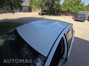 2015 Toyota Prius c Two – miniatura 12