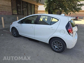 2015 Toyota Prius c Two – miniatura 2