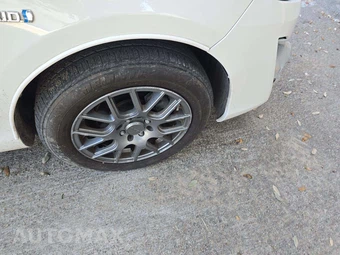 2015 Toyota Prius c Two – miniatura 27