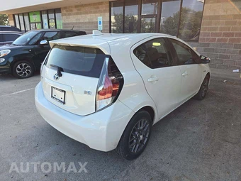 2015 Toyota Prius c Two – miniatura 3